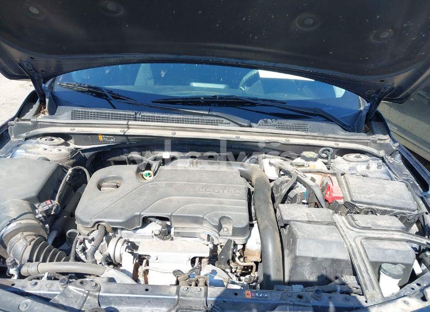 Photo 10 of 2022 Chevrolet Malibu FWD LT (VIN 1G1ZD5STXNF150016)