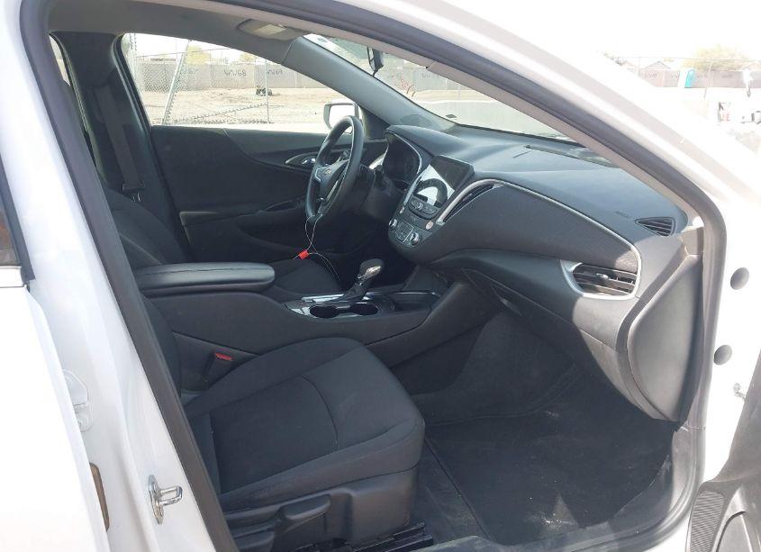 Photo 5 of 2022 Chevrolet Malibu FWD LT (VIN 1G1ZD5STXNF164451)