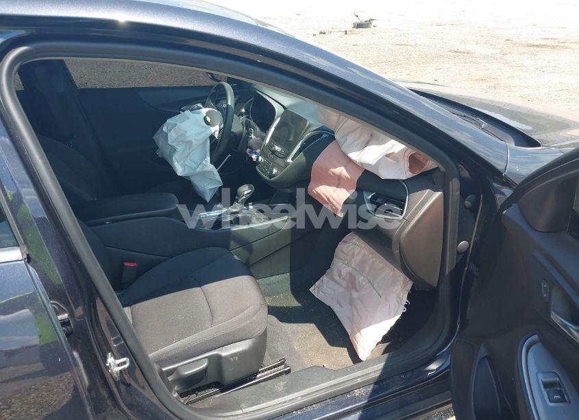 Photo 5 of 2022 Chevrolet Malibu FWD LT (VIN 1G1ZD5STXNF179323)