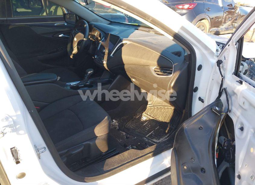 Photo 5 of 2023 Chevrolet Malibu FWD 1LT (VIN 1G1ZD5STXPF140167)
