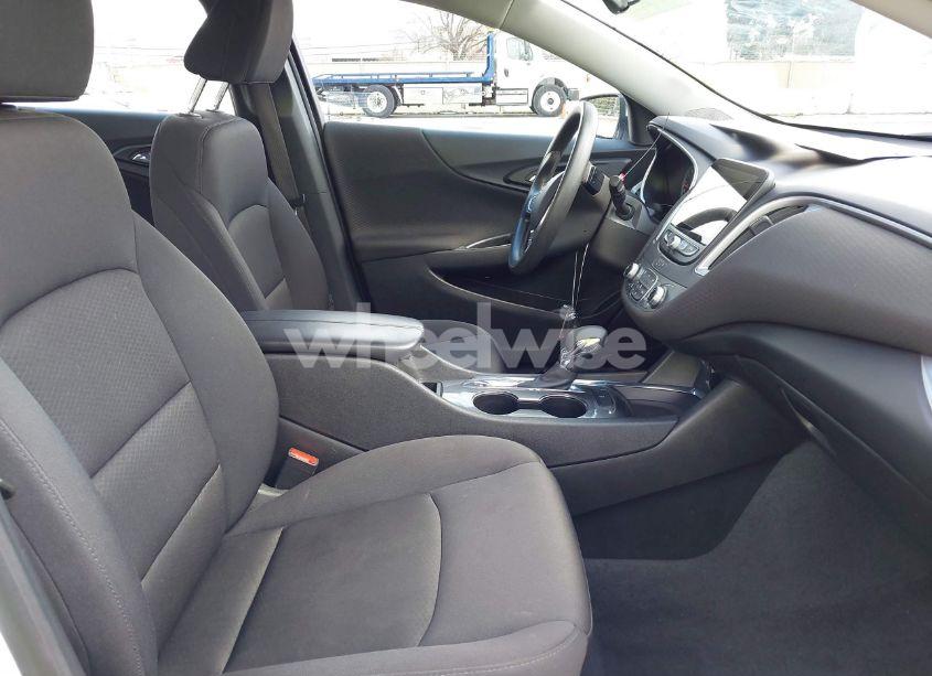 Photo 5 of 2023 Chevrolet Malibu FWD 1LT (VIN 1G1ZD5STXPF168339)