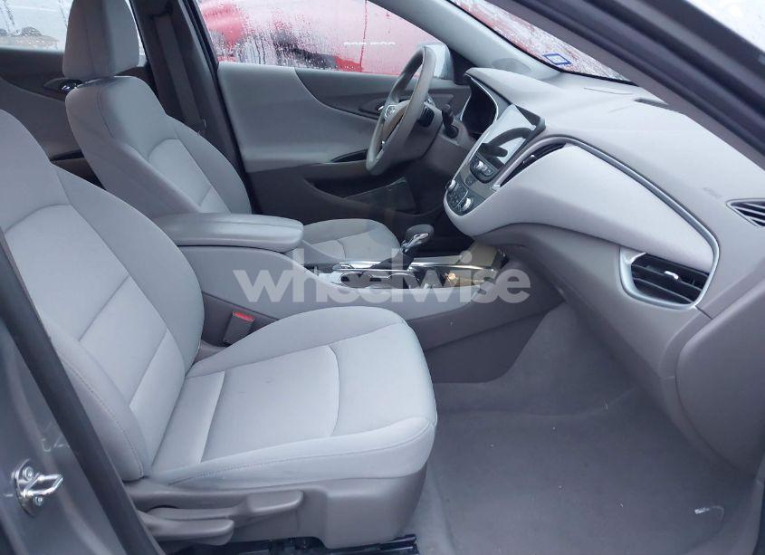 Photo 5 of 2023 Chevrolet Malibu FWD 1LT (VIN 1G1ZD5STXPF172908)