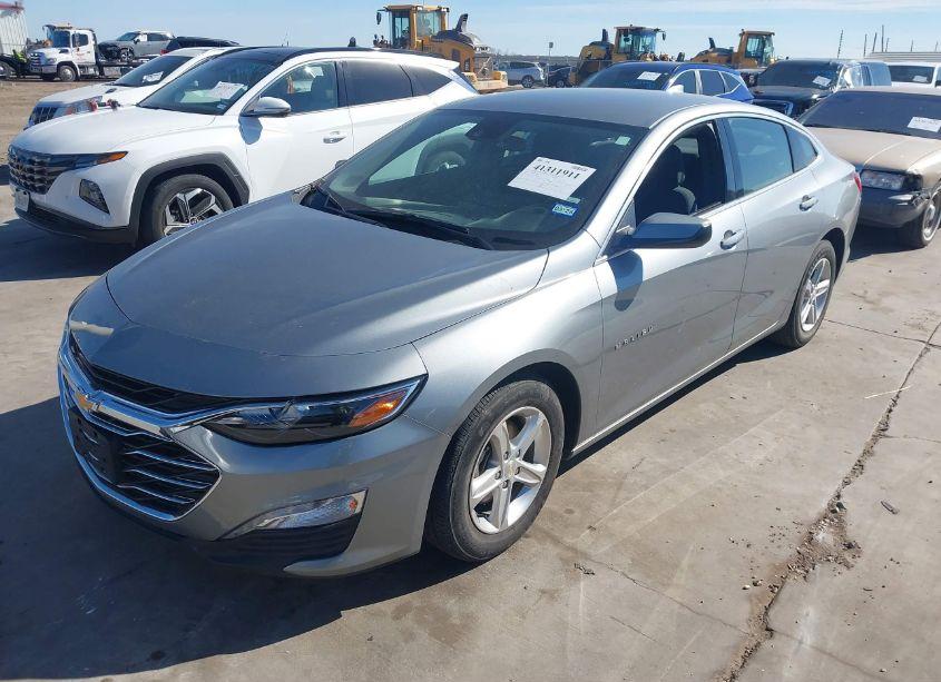 Photo 2 of 2023 Chevrolet Malibu FWD 1LT (VIN 1G1ZD5STXPF180944)