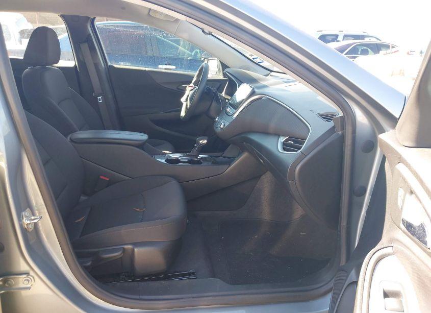 Photo 5 of 2023 Chevrolet Malibu FWD 1LT (VIN 1G1ZD5STXPF180944)