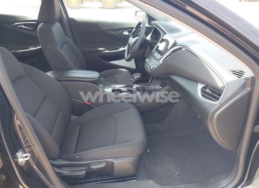 Photo 5 of 2023 Chevrolet Malibu FWD 1LT (VIN 1G1ZD5STXPF181141)