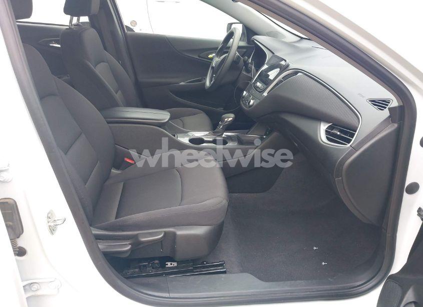 Photo 5 of 2023 Chevrolet Malibu FWD 1LT (VIN 1G1ZD5STXPF182189)