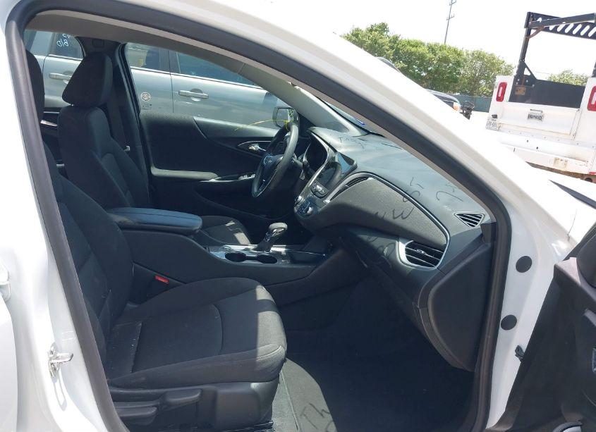 Photo 5 of 2023 Chevrolet Malibu FWD 1LT (VIN 1G1ZD5STXPF207222)