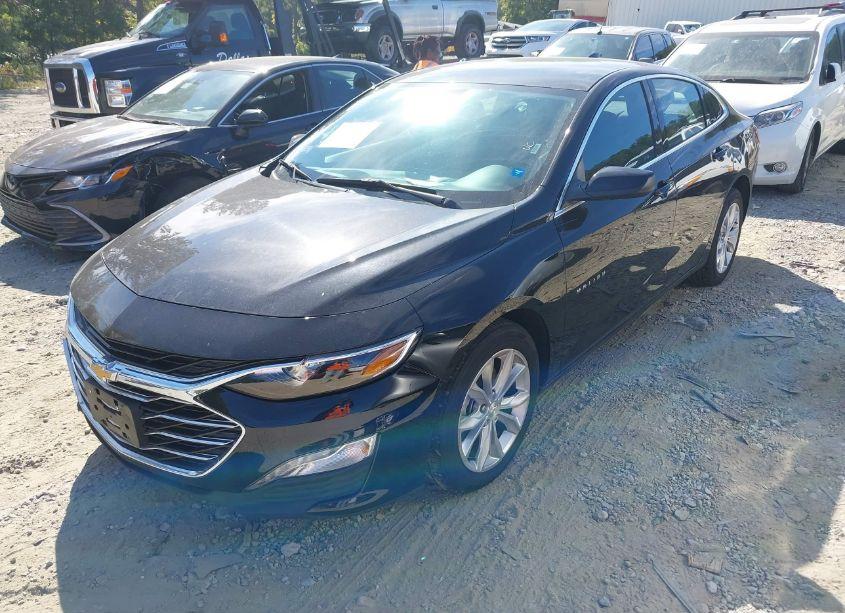 Photo 2 of 2023 Chevrolet Malibu FWD 1LT (VIN 1G1ZD5STXPF220357)