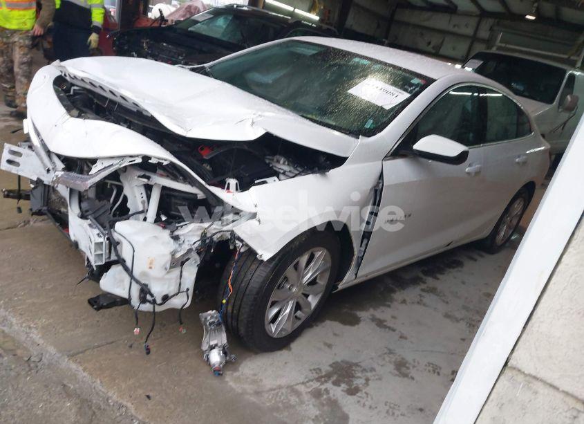 Photo 2 of 2023 Chevrolet Malibu FWD 1LT (VIN 1G1ZD5STXPF232492)