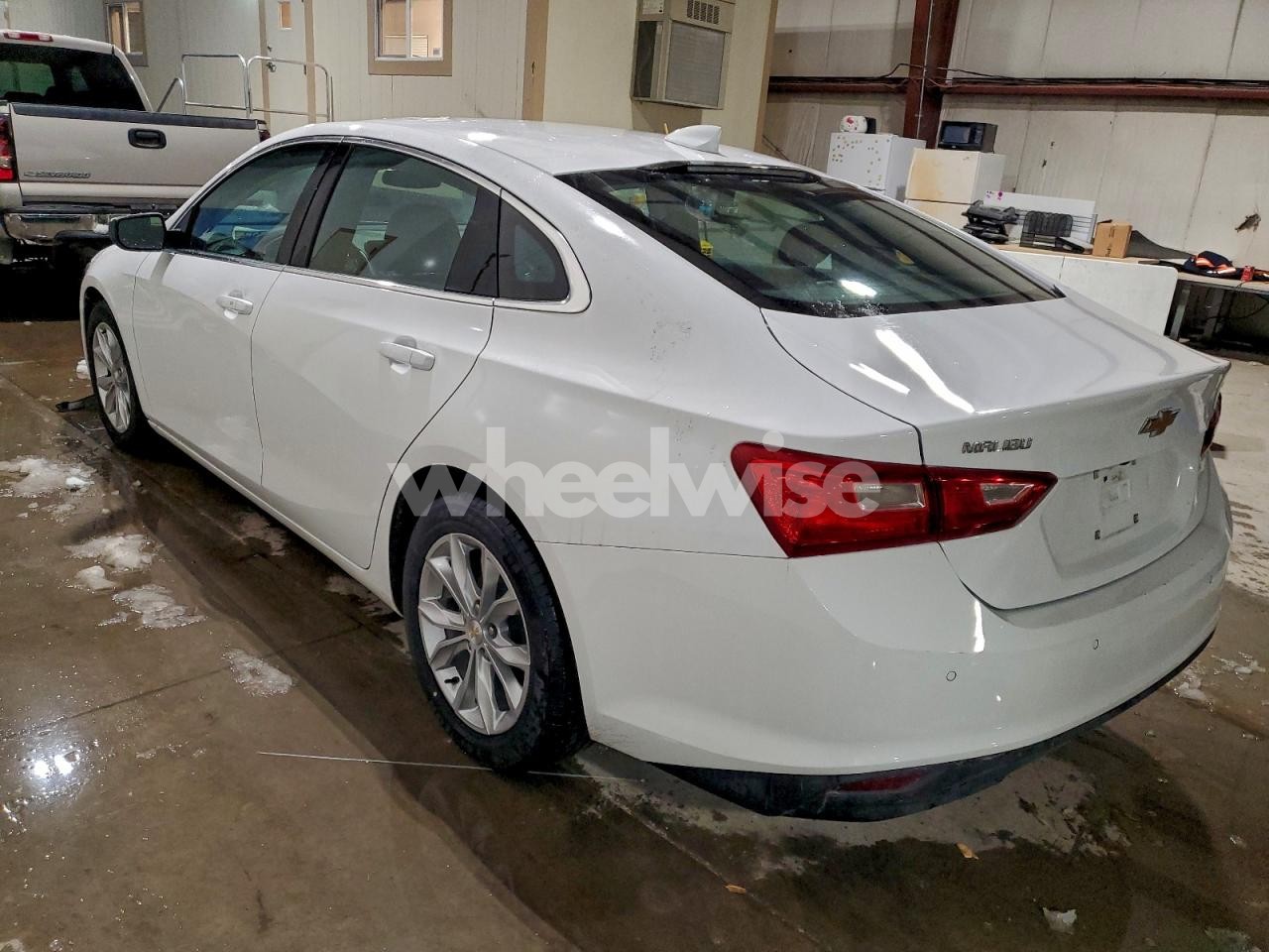Photo 2 of 2024 CHEVROLET MALIBU LT (VIN 1G1ZD5STXRF105521)