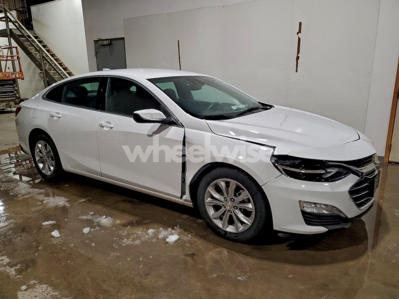 Photo 4 of 2024 CHEVROLET MALIBU LT (VIN 1G1ZD5STXRF105521)