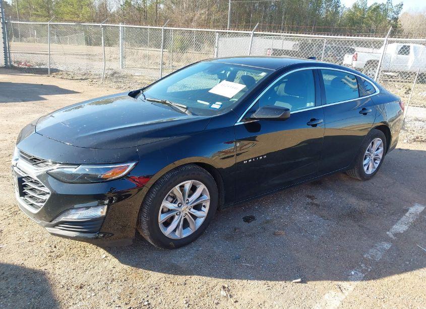 Photo 2 of 2024 Chevrolet Malibu FWD 1LT (VIN 1G1ZD5STXRF106023)