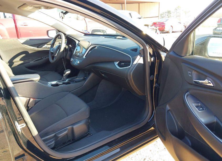 Photo 5 of 2024 Chevrolet Malibu FWD 1LT (VIN 1G1ZD5STXRF106023)