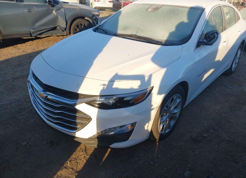 Photo 2 of 2024 Chevrolet Malibu FWD 1LT (VIN 1G1ZD5STXRF132122)