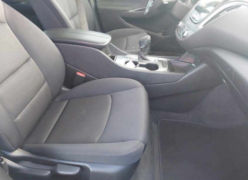 Photo 5 of 2024 Chevrolet Malibu FWD 1LT (VIN 1G1ZD5STXRF132122)