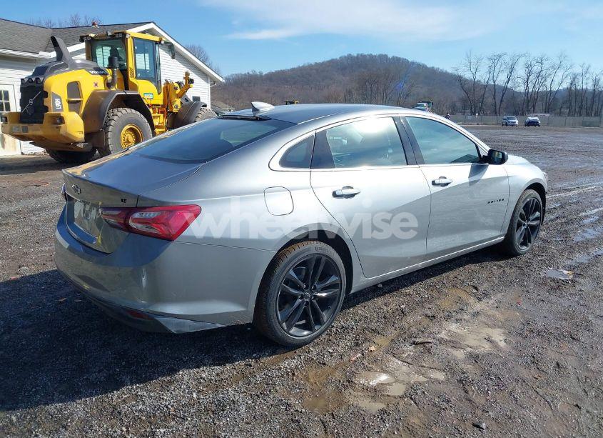 Photo 4 of 2024 Chevrolet Malibu FWD 1LT (VIN 1G1ZD5STXRF135358)