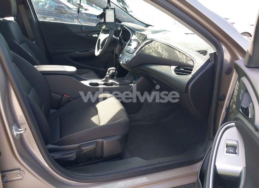 Photo 5 of 2024 Chevrolet Malibu FWD 1LT (VIN 1G1ZD5STXRF220619)