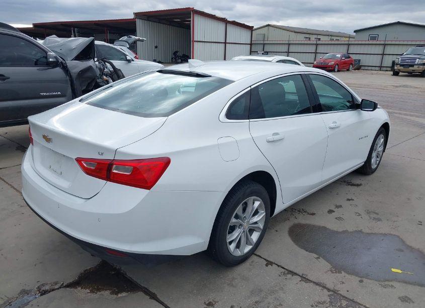 Photo 4 of 2025 Chevrolet Malibu FWD 1LT (VIN 1G1ZD5STXSF114564)
