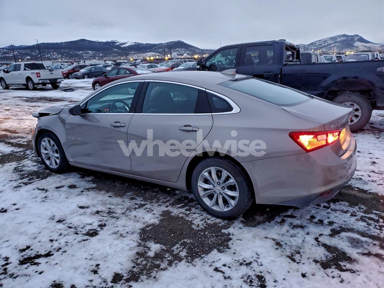 Photo 2 of 2025 CHEVROLET MALIBU LT (VIN 1G1ZD5STXSF157639)