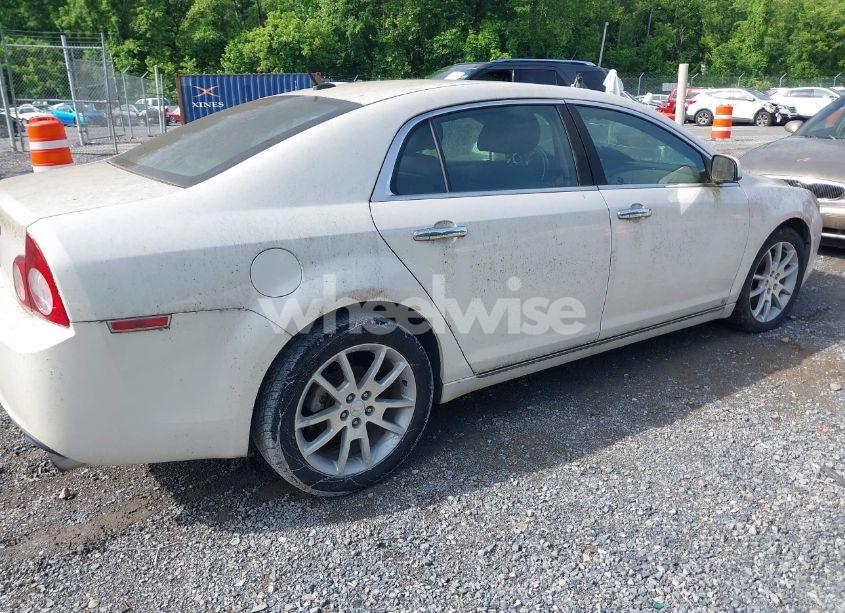 Photo 4 of 2010 Chevrolet Malibu LTZ (VIN 1G1ZE5E71AF101003)