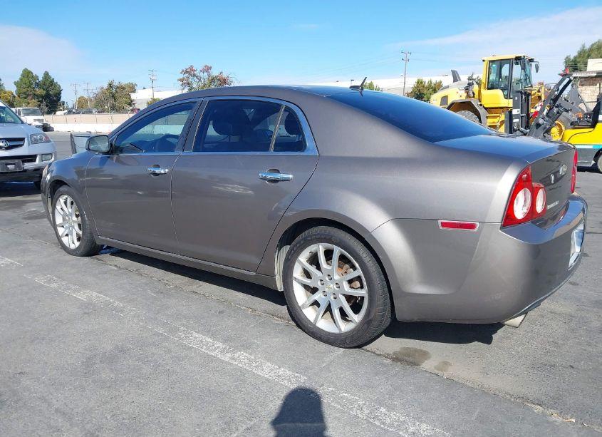 Photo 3 of 2010 Chevrolet Malibu LTZ (VIN 1G1ZE5E71AF217639)