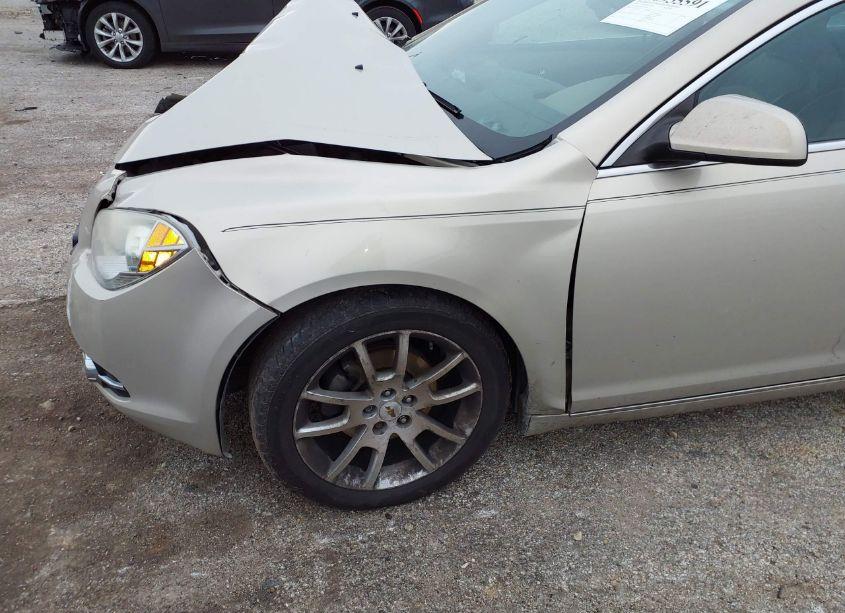 Photo 6 of 2010 Chevrolet Malibu LTZ (VIN 1G1ZE5E72AF153563)