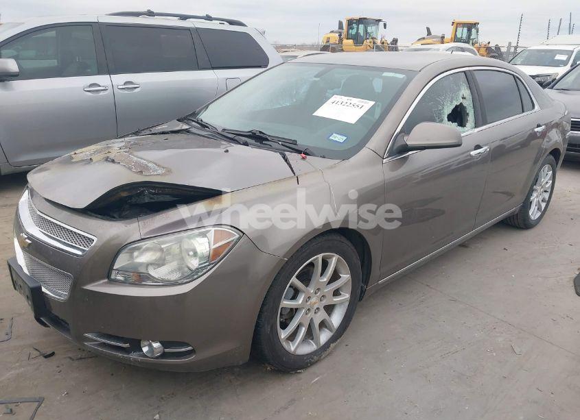 Photo 2 of 2010 Chevrolet Malibu LTZ (VIN 1G1ZE5E72AF205256)