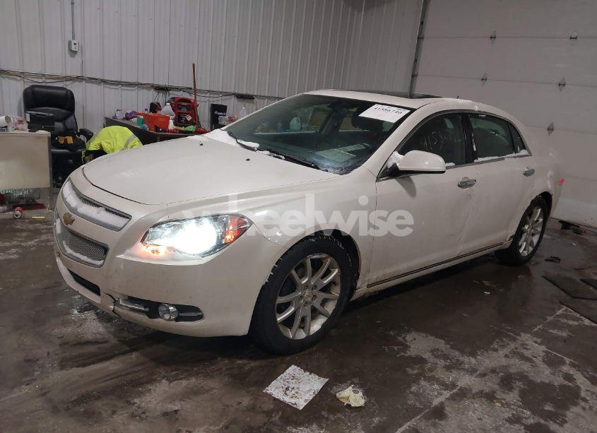 Photo 2 of 2010 Chevrolet Malibu LTZ (VIN 1G1ZE5E72AF219271)