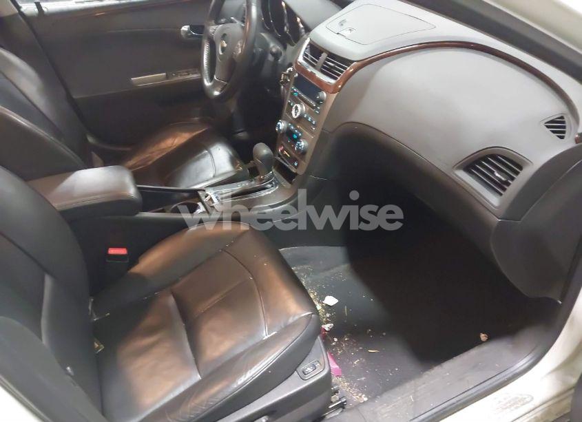 Photo 5 of 2010 Chevrolet Malibu LTZ (VIN 1G1ZE5E72AF219271)