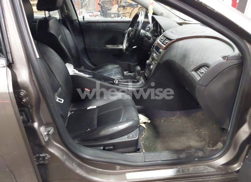 Photo 5 of 2010 Chevrolet Malibu LTZ (VIN 1G1ZE5E72AF260306)