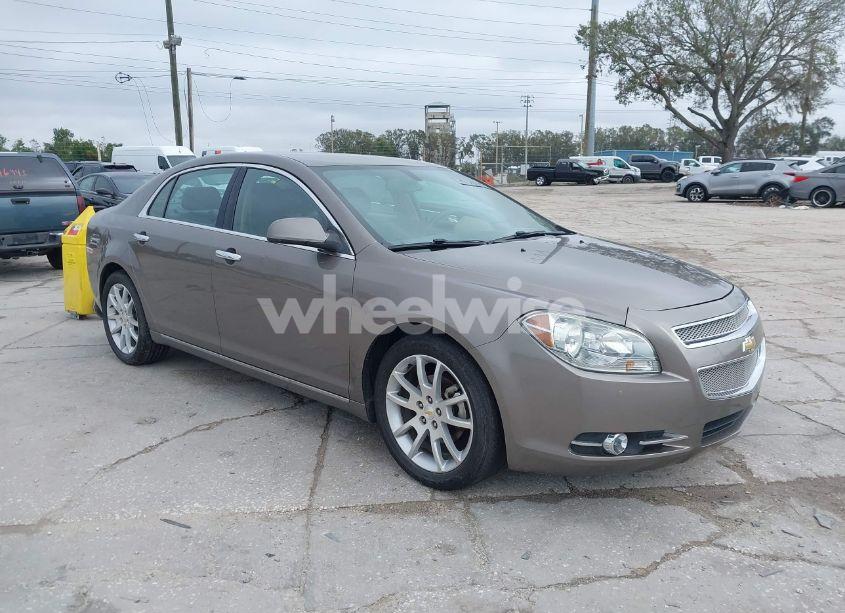 2010 Chevrolet Malibu LTZ (VIN 1G1ZE5E73AF272268) main photo