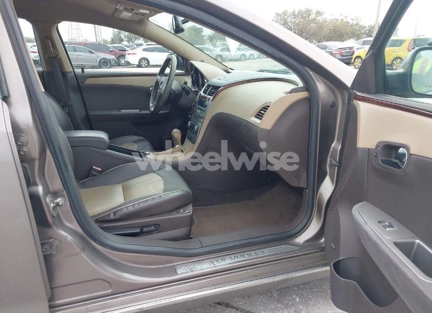 Photo 5 of 2010 Chevrolet Malibu LTZ (VIN 1G1ZE5E73AF272268)