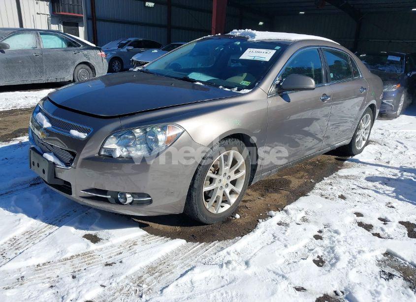 Photo 2 of 2010 Chevrolet Malibu LTZ (VIN 1G1ZE5E75AF222780)