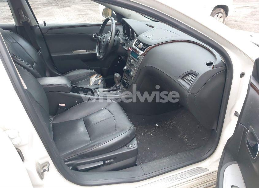 Photo 5 of 2010 Chevrolet Malibu LTZ (VIN 1G1ZE5E76AF217930)