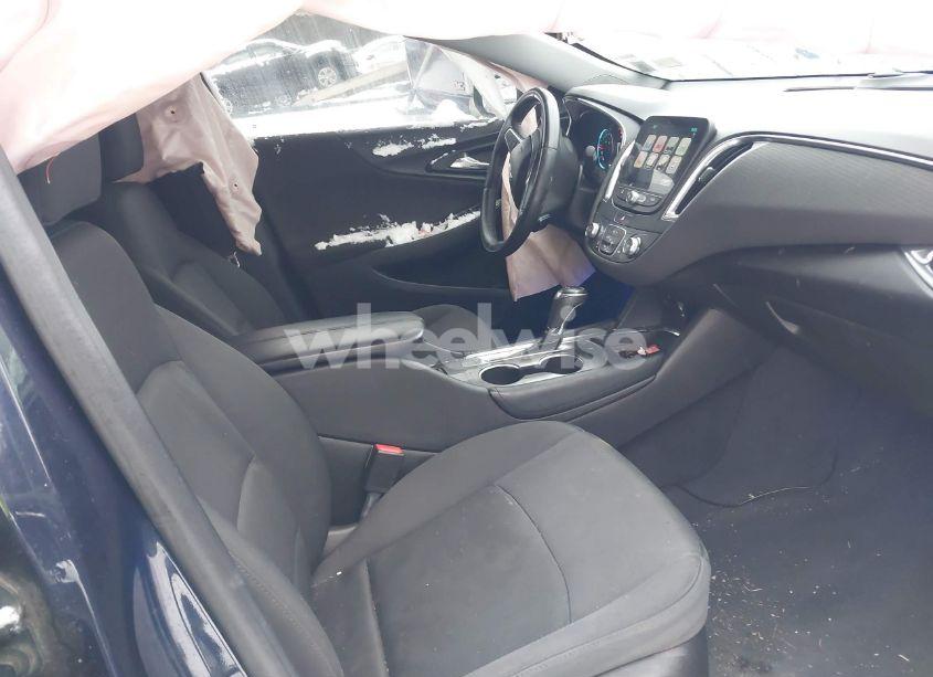 Photo 5 of 2016 Chevrolet Malibu 1LT (VIN 1G1ZE5ST0GF183221)