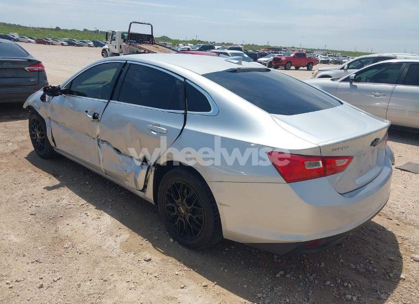 Photo 3 of 2016 Chevrolet Malibu 1LT (VIN 1G1ZE5ST0GF185177)