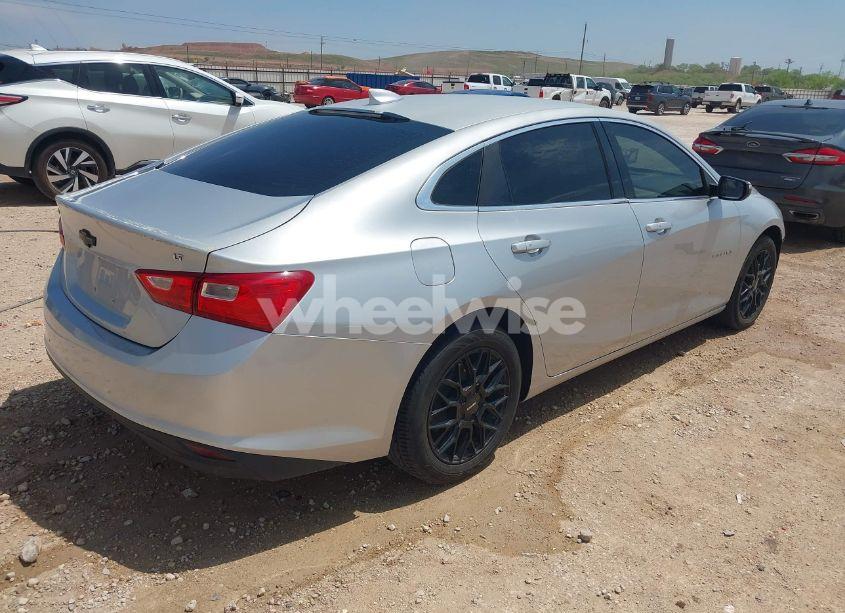 Photo 4 of 2016 Chevrolet Malibu 1LT (VIN 1G1ZE5ST0GF185177)