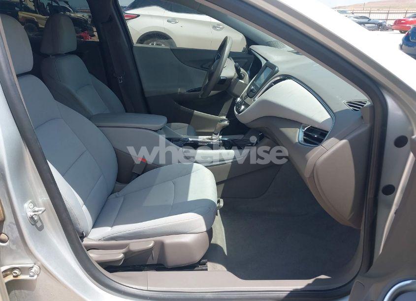 Photo 5 of 2016 Chevrolet Malibu 1LT (VIN 1G1ZE5ST0GF185177)