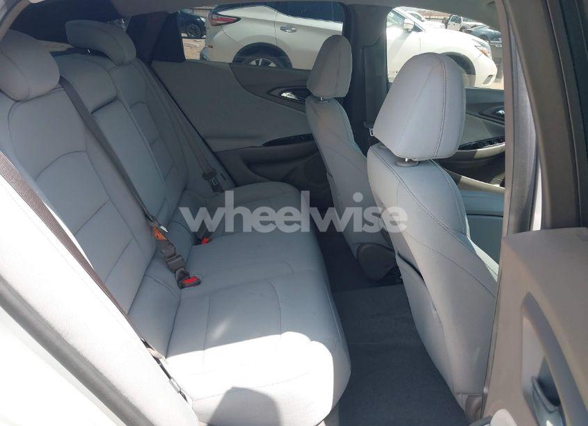 Photo 8 of 2016 Chevrolet Malibu 1LT (VIN 1G1ZE5ST0GF185177)