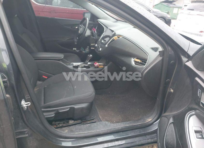 Photo 5 of 2016 Chevrolet Malibu 1LT (VIN 1G1ZE5ST0GF186345)