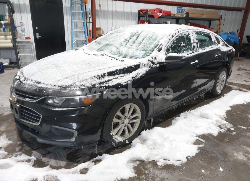 Photo 2 of 2016 Chevrolet Malibu 1LT (VIN 1G1ZE5ST0GF187513)