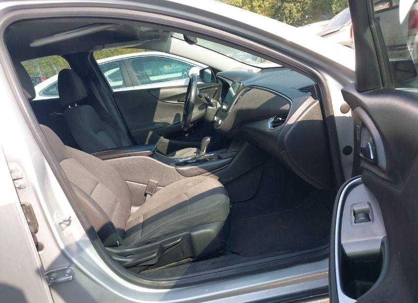 Photo 5 of 2016 Chevrolet Malibu 1LT (VIN 1G1ZE5ST0GF208134)