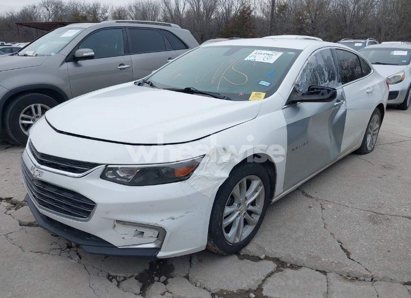 Photo 2 of 2016 Chevrolet Malibu 1LT (VIN 1G1ZE5ST0GF237021)