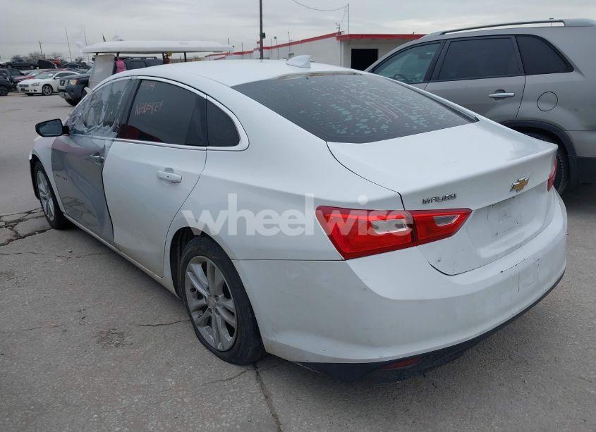 Photo 3 of 2016 Chevrolet Malibu 1LT (VIN 1G1ZE5ST0GF237021)