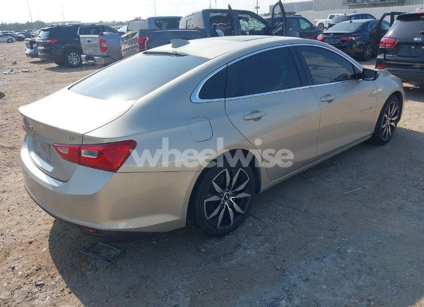 Photo 4 of 2016 Chevrolet Malibu 1LT (VIN 1G1ZE5ST0GF251145)