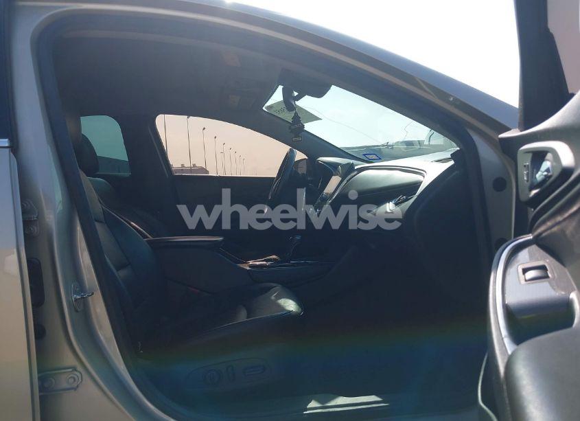 Photo 5 of 2016 Chevrolet Malibu 1LT (VIN 1G1ZE5ST0GF251145)