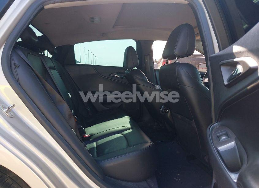 Photo 8 of 2016 Chevrolet Malibu 1LT (VIN 1G1ZE5ST0GF251145)