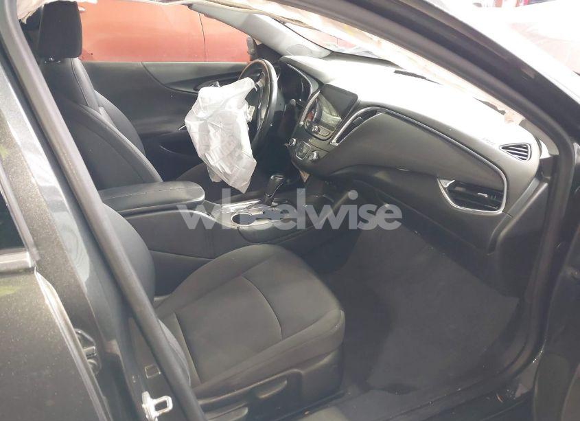 Photo 5 of 2016 Chevrolet Malibu 1LT (VIN 1G1ZE5ST0GF260167)