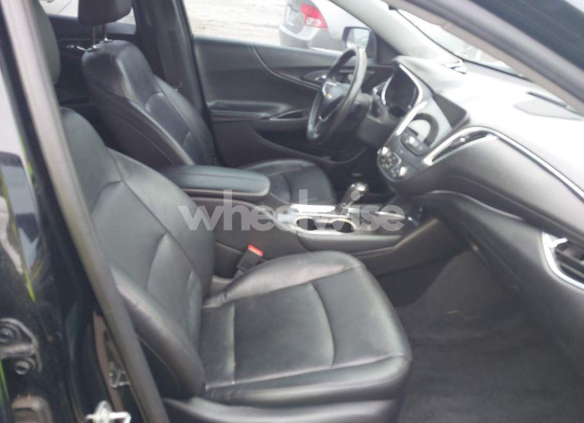 Photo 5 of 2016 Chevrolet Malibu 1LT (VIN 1G1ZE5ST0GF265496)