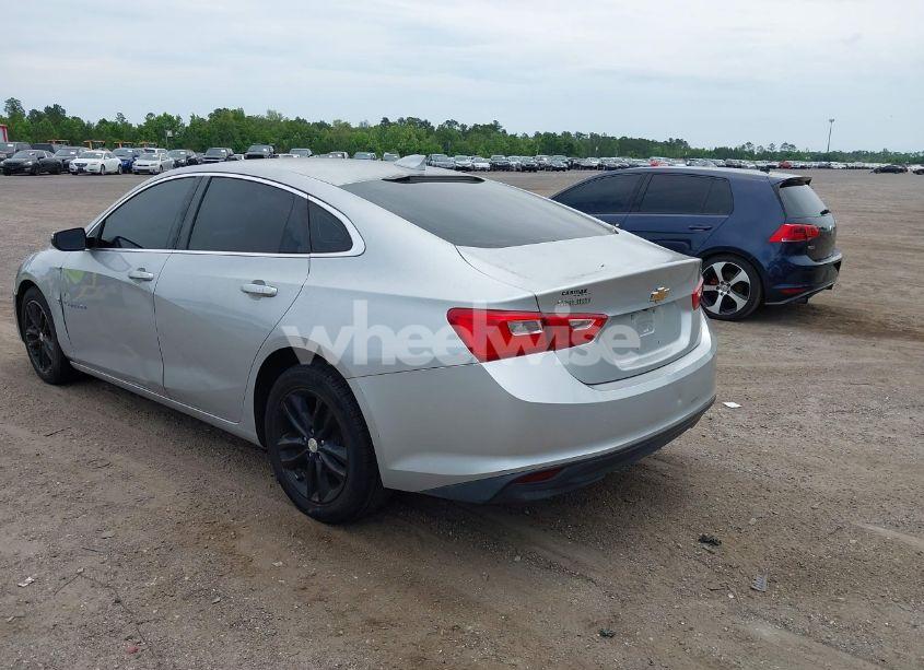 Photo 3 of 2016 Chevrolet Malibu 1LT (VIN 1G1ZE5ST0GF266745)